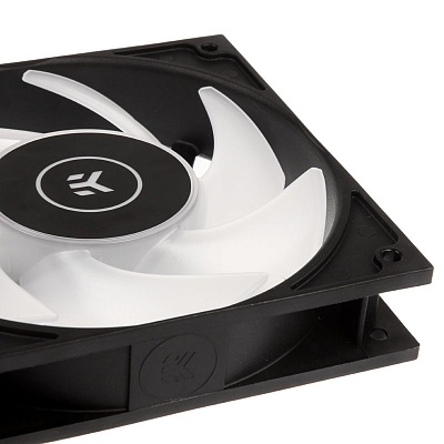 EK-Vardar EVO 120ER RGB (500-2200 rpm)