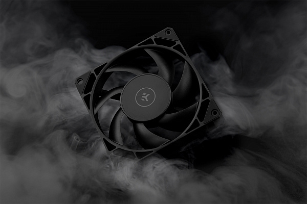 EK-Loop Fan FPT 140 - Black (600-2200rpm)