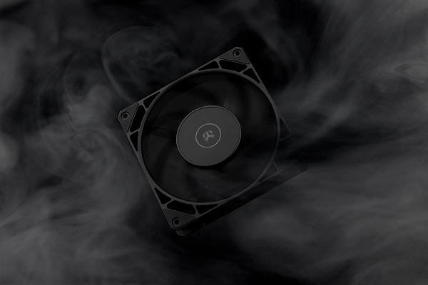 EK-Loop Fan FPT 140 - Black (600-2200rpm)